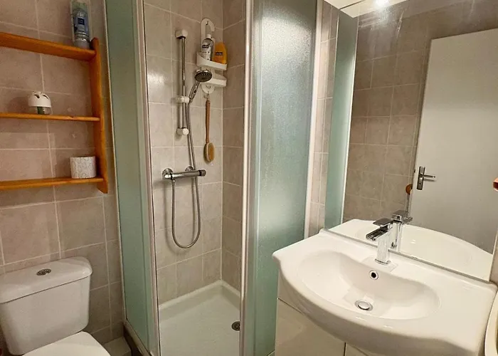 Rez De Jardin Acces Direct דירה גרואיסאן